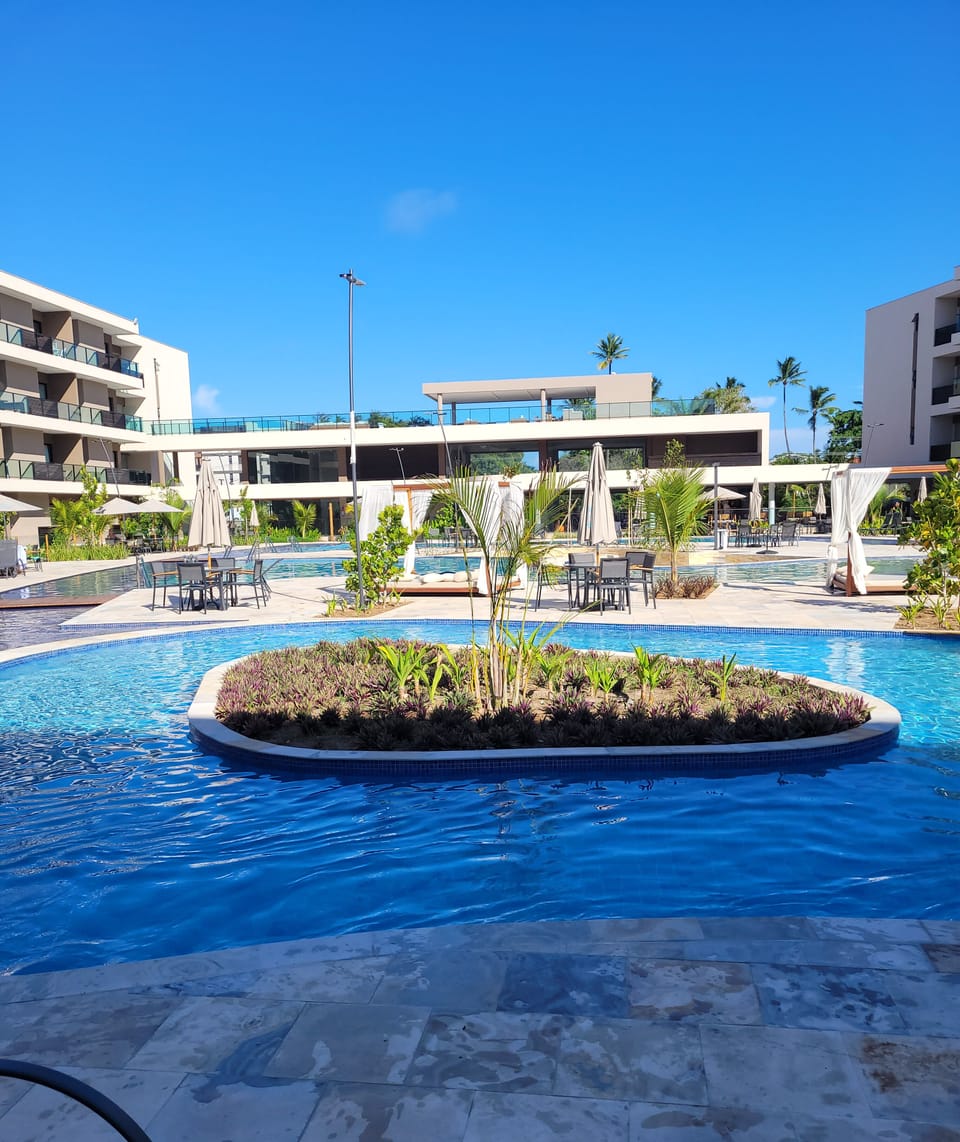 Exercise/lap pool