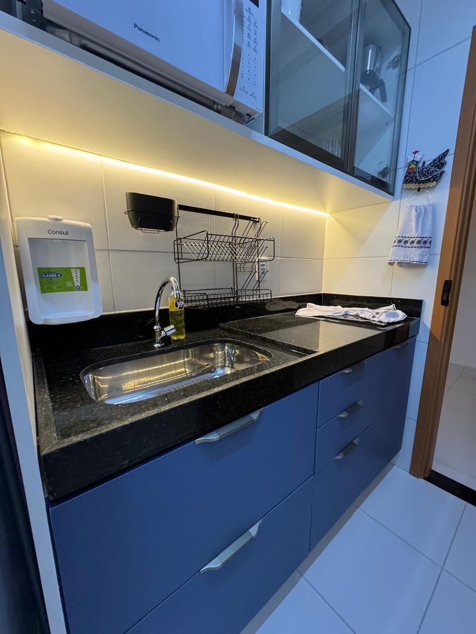 Family Studio, Pool View | Private kitchen | Fridge, microwave, stovetop, electric kettle