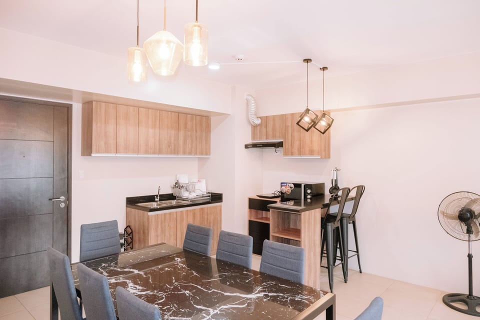 Condo, 2 Bedrooms, Balcony | Dining room