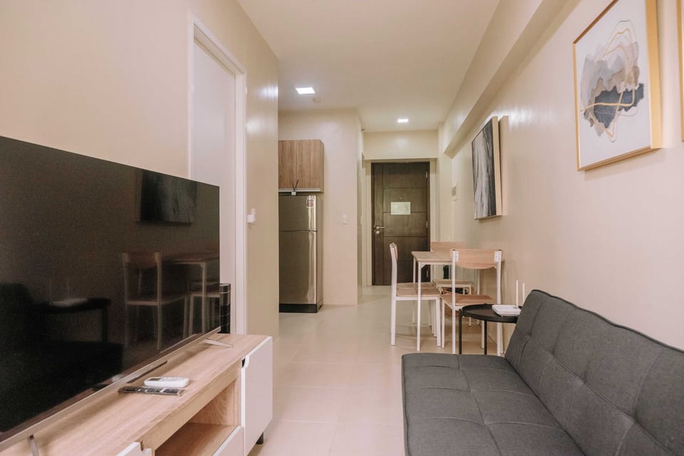 Condo, 1 Bedroom, Balcony | Living room