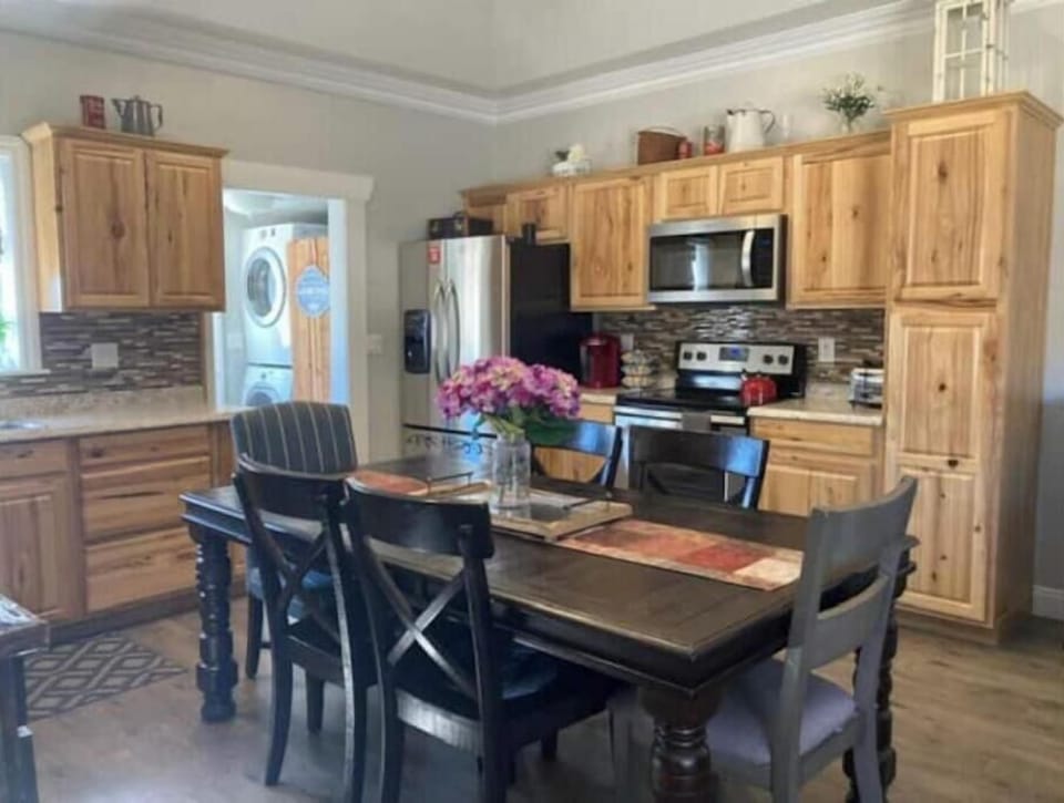 Cottage dining area and kitchen.
