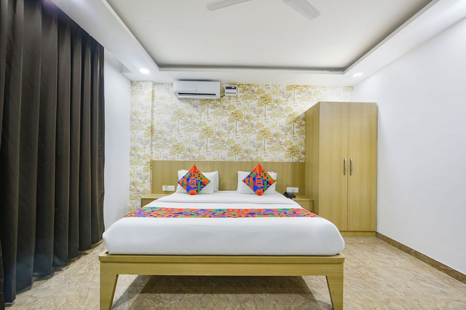 Egyptian cotton sheets, premium bedding, desk, laptop workspace