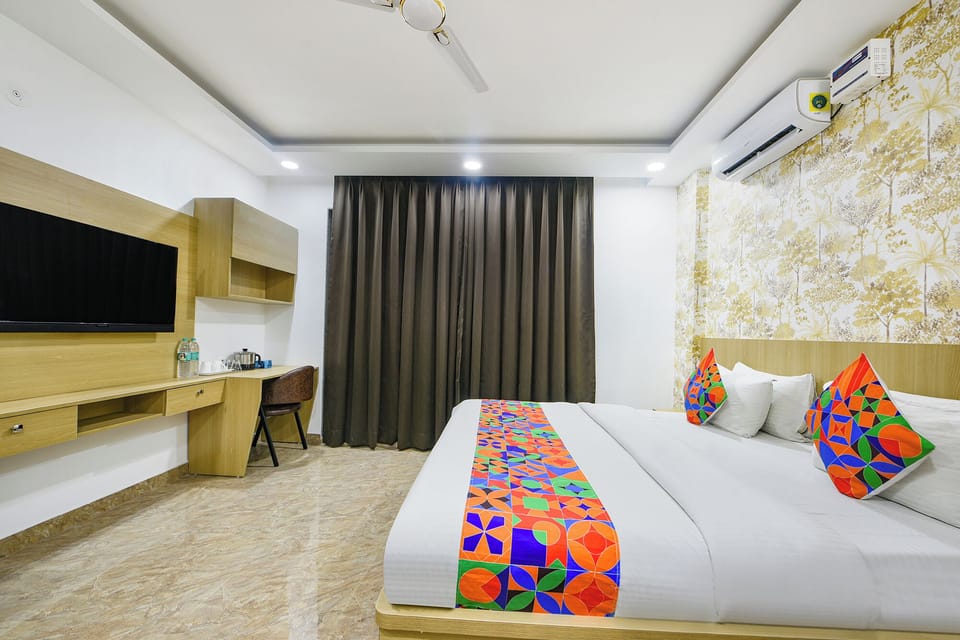 Egyptian cotton sheets, premium bedding, desk, laptop workspace