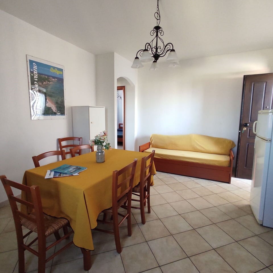 Autumn, Kitchen, Living Room, Spring, Summer