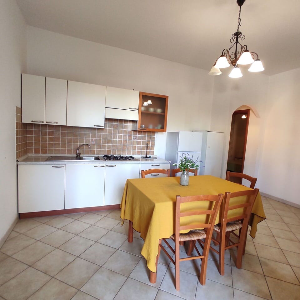 Autumn, Kitchen, Living Room, Spring, Summer