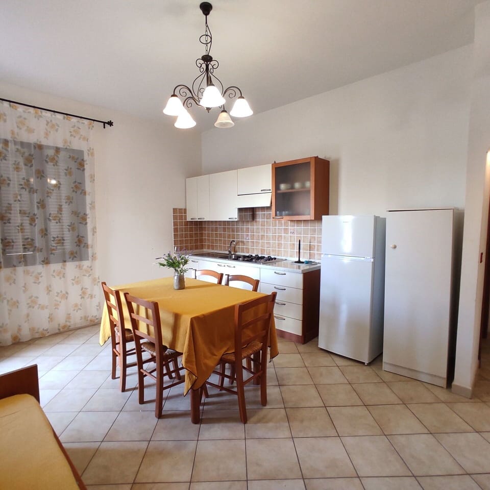 Autumn, Kitchen, Living Room, Spring, Summer