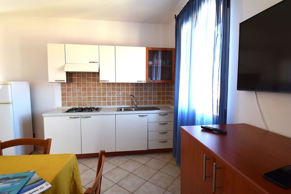 Autumn, Kitchen, Living Room, Spring, Summer