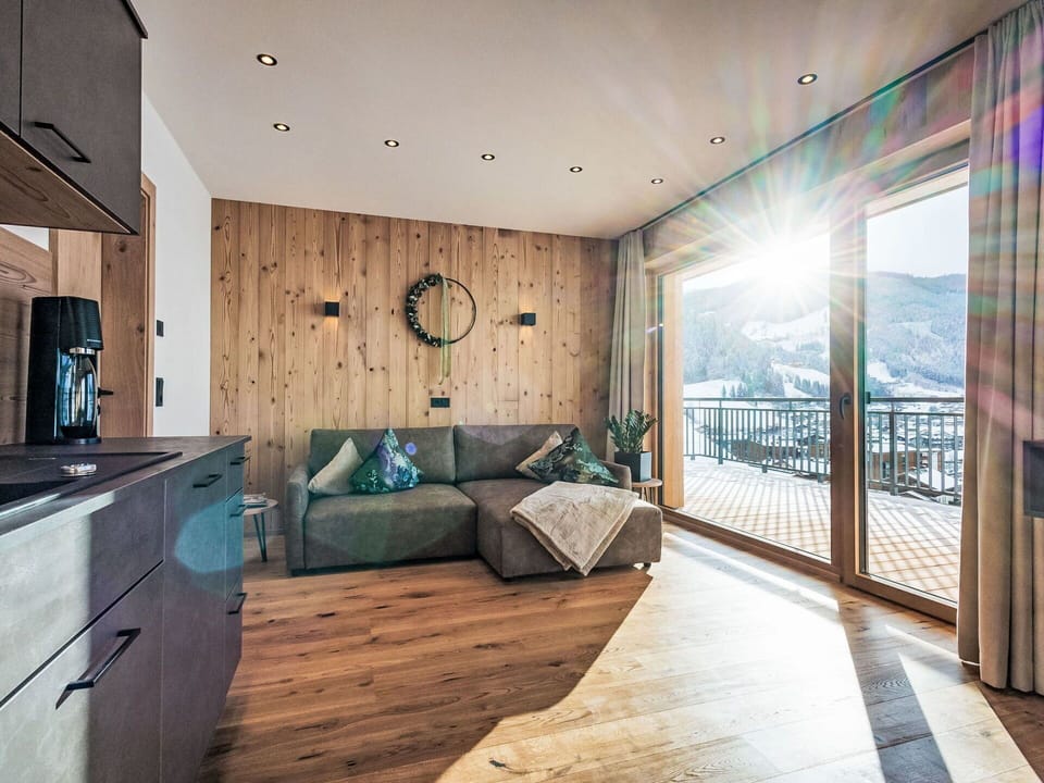 Furniture, Interior Design, Room, Floor, Wood Flooring, Mountain Range, Ceiling, Living Room, Chair, Hardwood