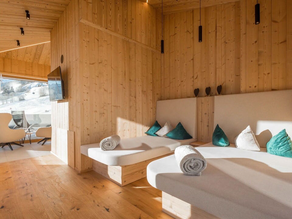 Wood Stain, Hardwood, Plywood, Bedroom, Eco Hotel, Plank