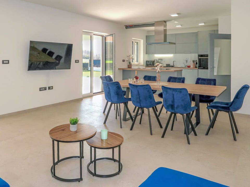 Furniture, Interior Design, Flooring, Floor, Wood, Chair, Table, Ceiling, Room, Lighting