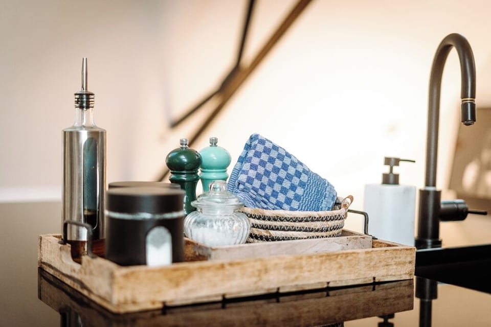 Bathroom amenities