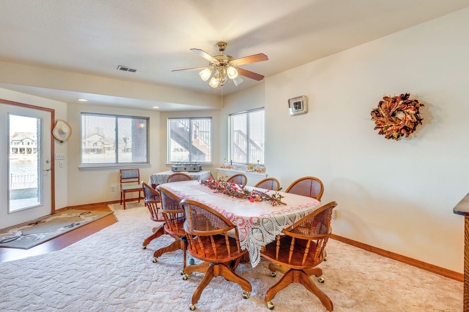 Dining Area | Dishware/Flatware