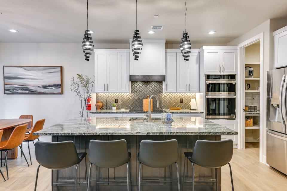 Kitchen | Dual Drip & Pod Coffee Maker | Dishwasher | Blender | 1st Floor