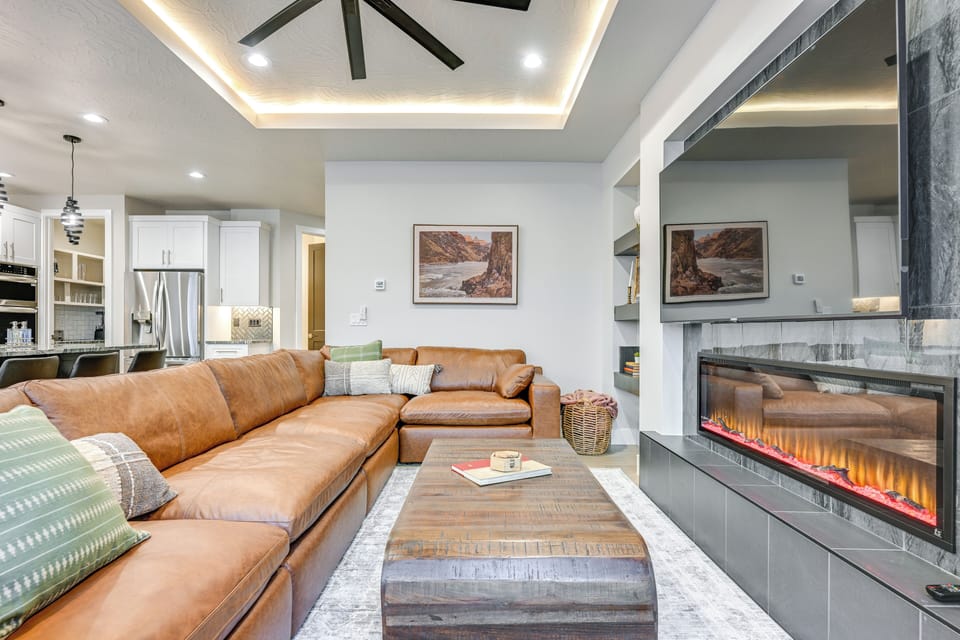 Living Room | Free WiFi | Smart TV | Central A/C | Gas Fireplace | 1st Floor