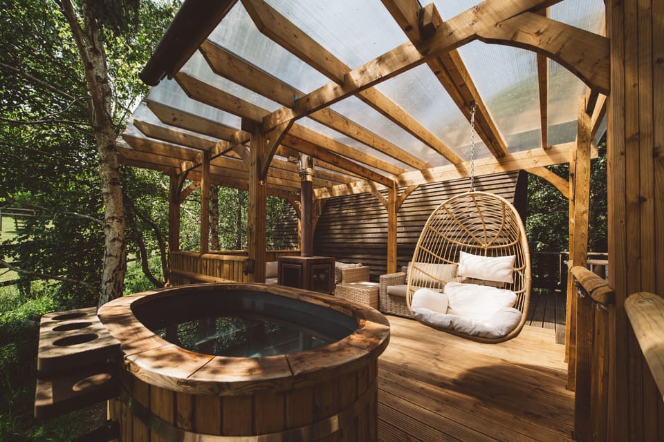 Hot Tub / whirlpool bath (Outdoor)