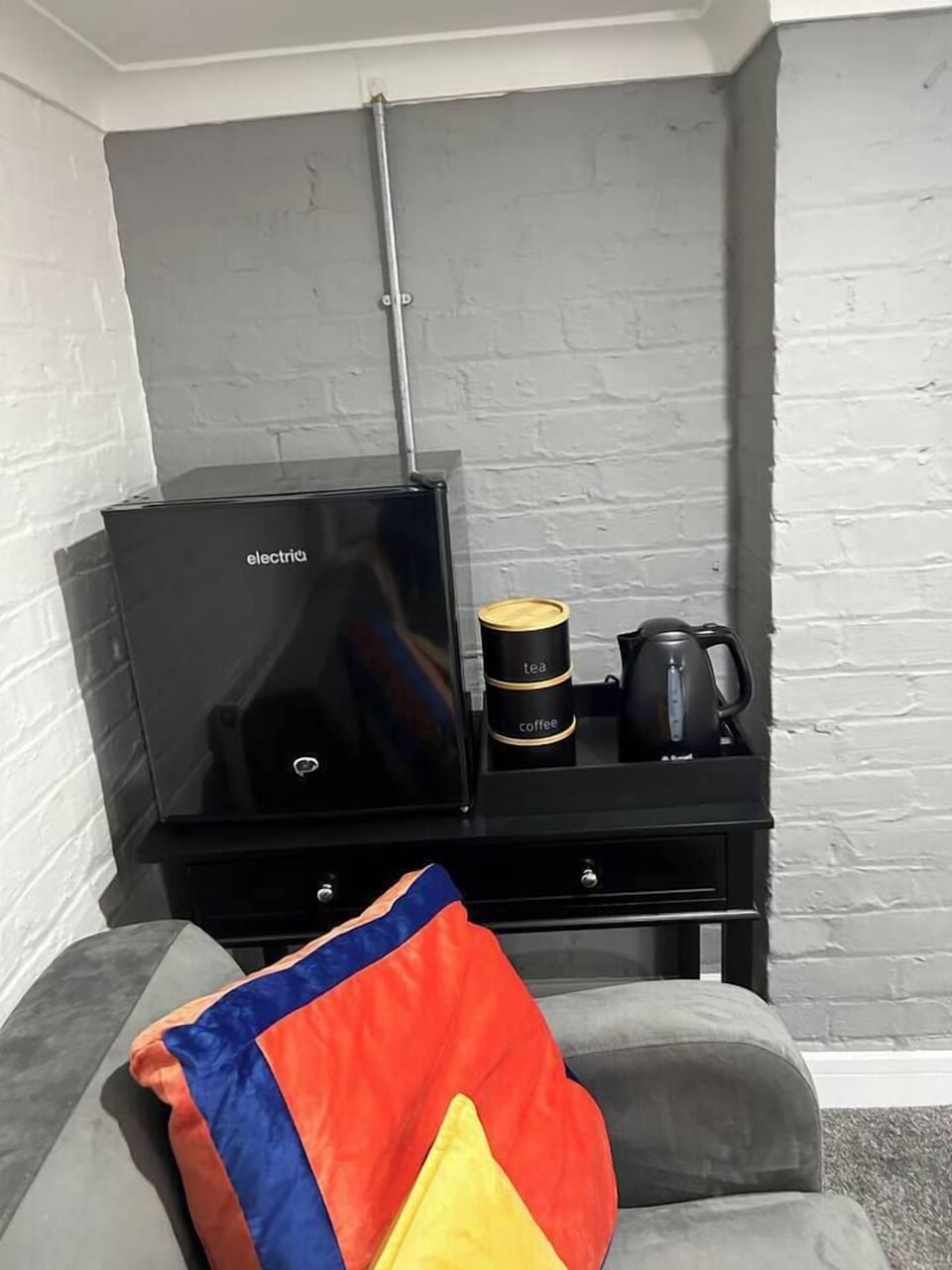 Tea, coffee and fridge 