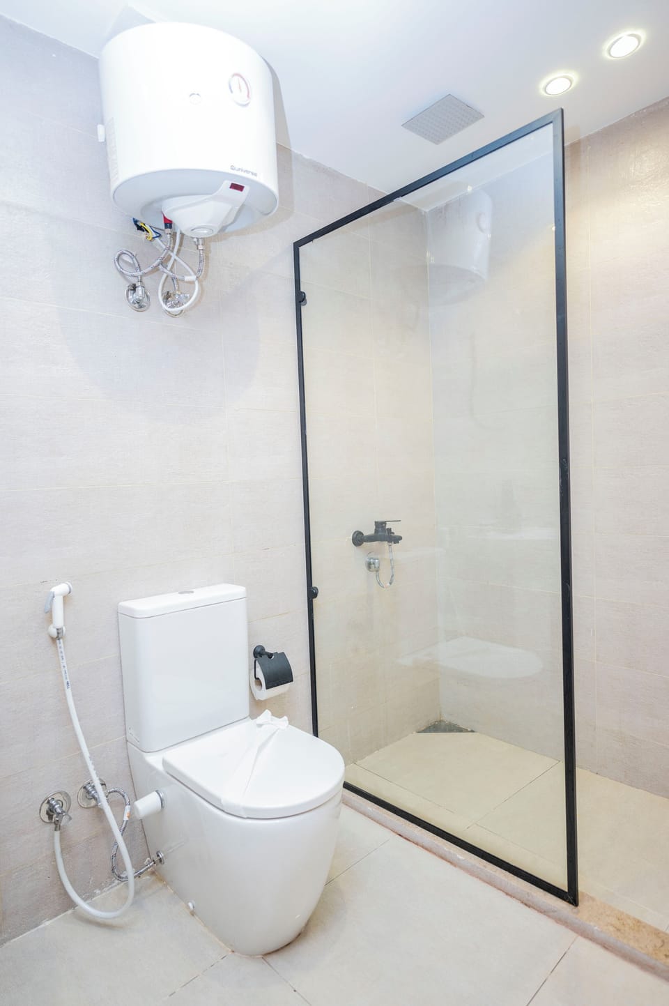 Combined shower/tub, free toiletries, hair dryer, slippers