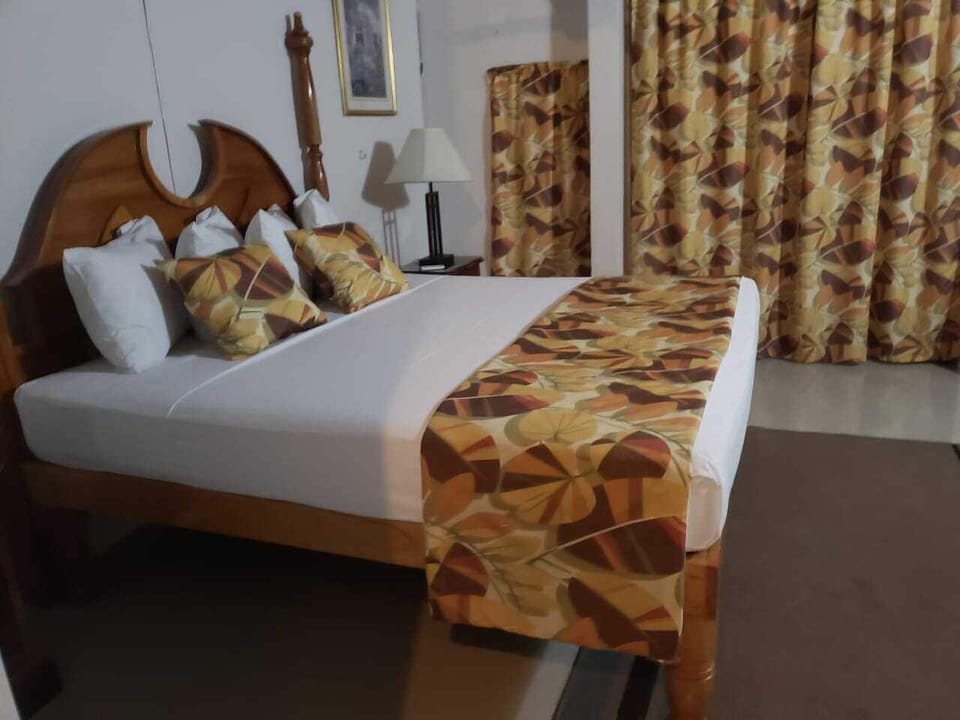 Superior Studio | Iron/ironing board, WiFi (free)