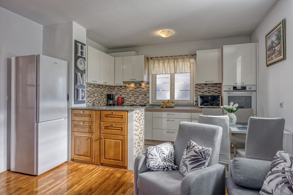 Kitchen and dining area