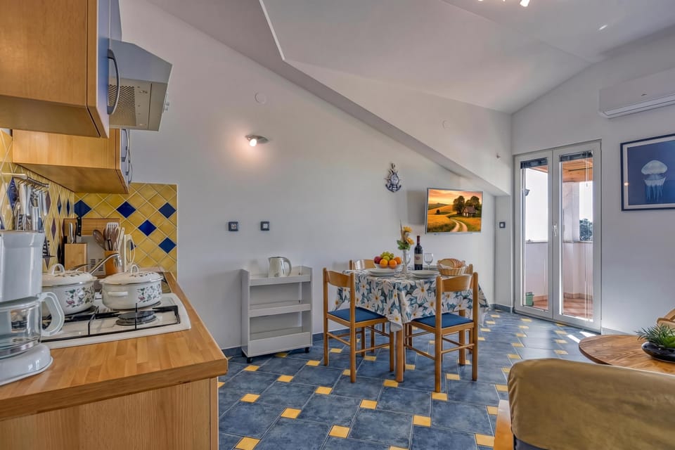 Kitchen and dining area