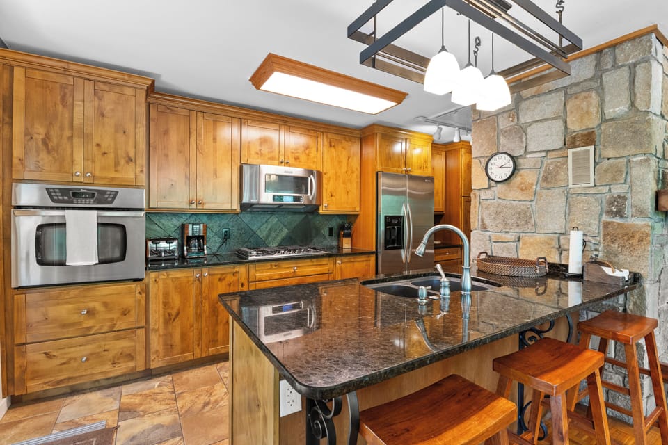 Main Level, Kitchen