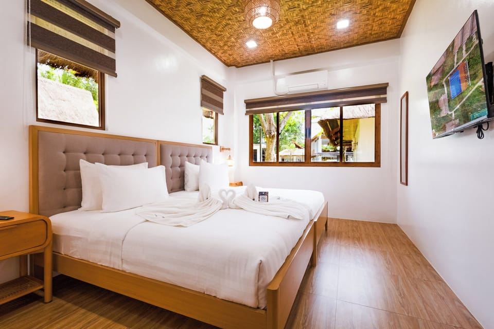 Premium Room, Sea View | Pillowtop beds, minibar, in-room safe, blackout drapes