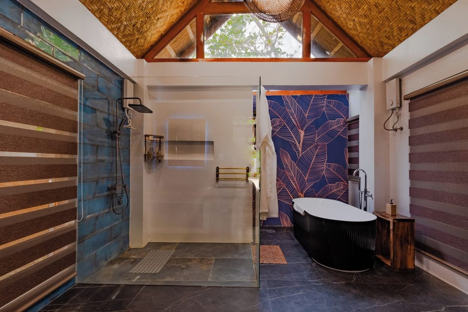 Standard Room | Bathroom | Bathrobes, slippers, bidet