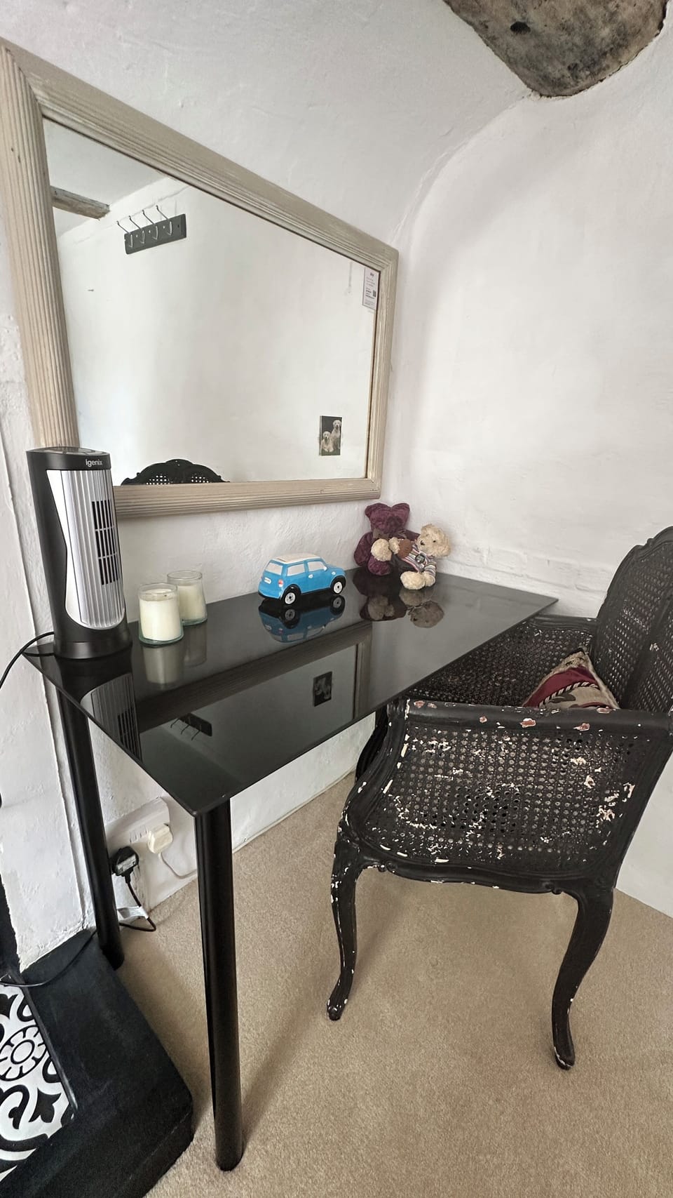 Desk in Bedroom 2