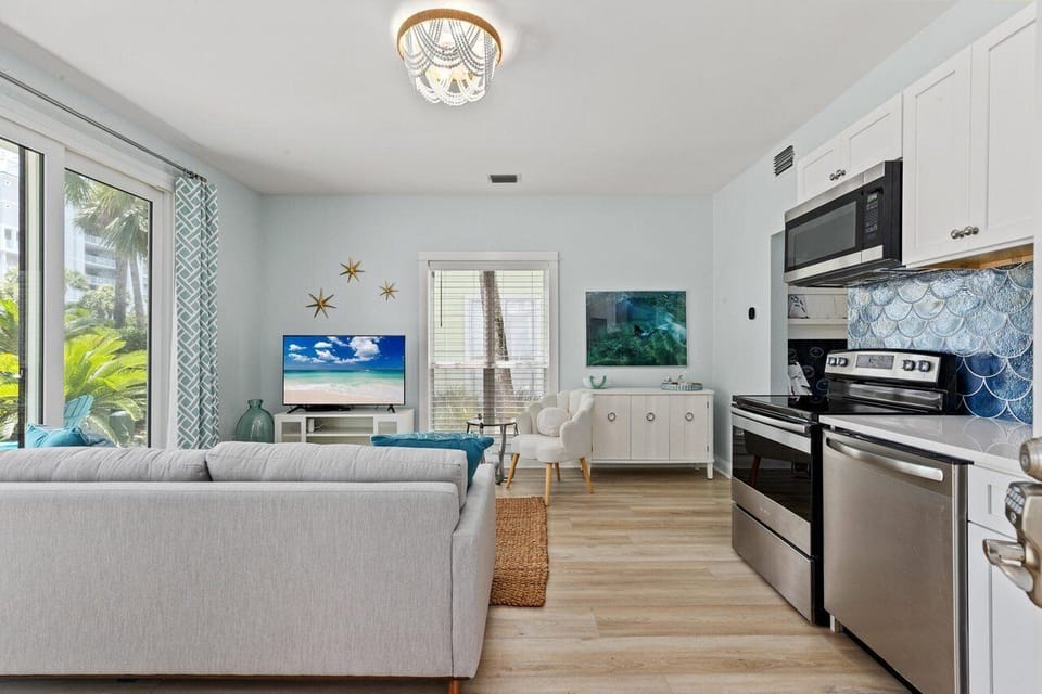 7B Downstairs Unit, Open Floor Plan