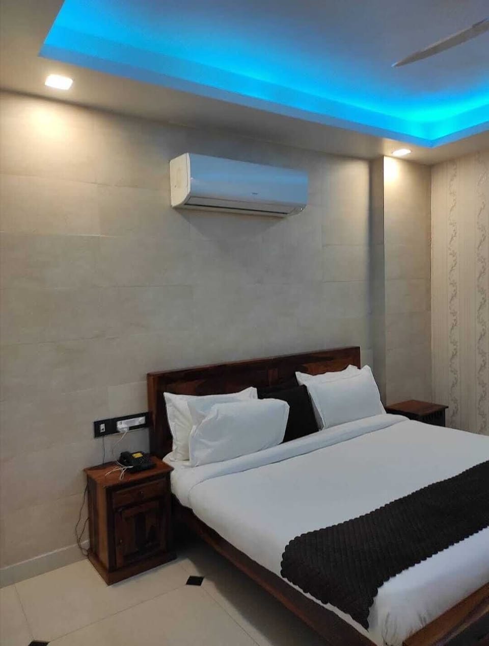 Basic Room | Desk, free WiFi