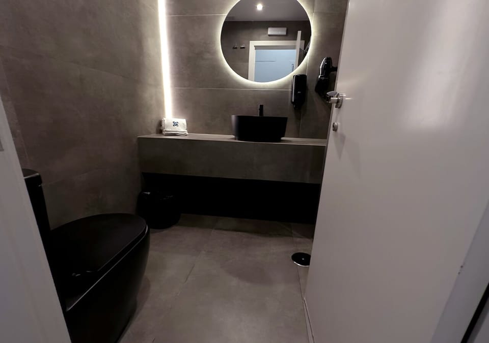 Standard Apartment, City View | Bathroom