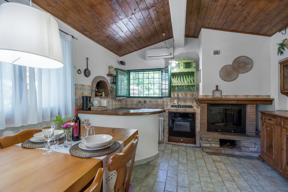 Villa, Garden View | Private kitchen | Fridge, microwave, oven, stovetop