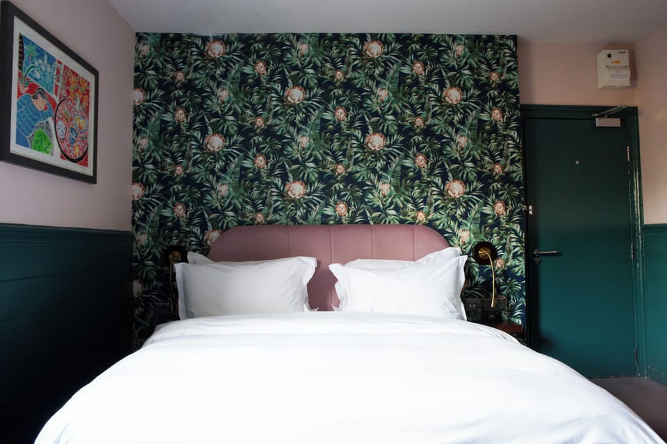 Deluxe Double Room | Iron/ironing board (on request), WiFi (free)
