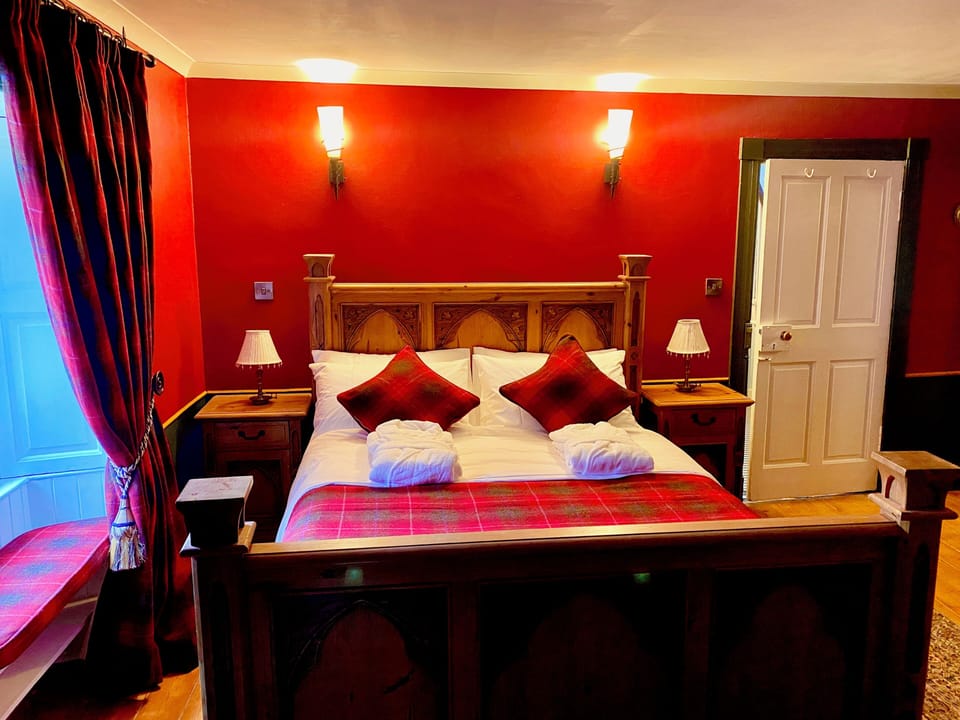 Deluxe Double Room, Garden View | Desk, free WiFi