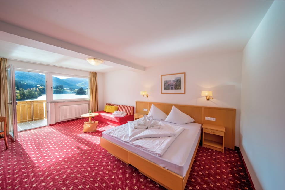 Standard Double Room, Balcony | In-room safe, desk, WiFi (free)
