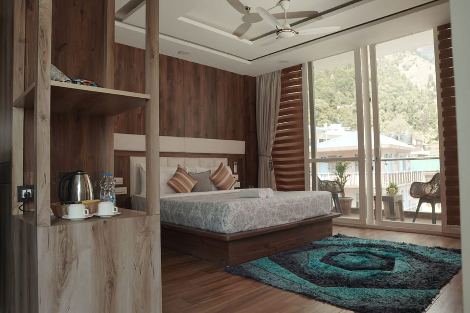 Royal Suite, Mountain View | Free WiFi