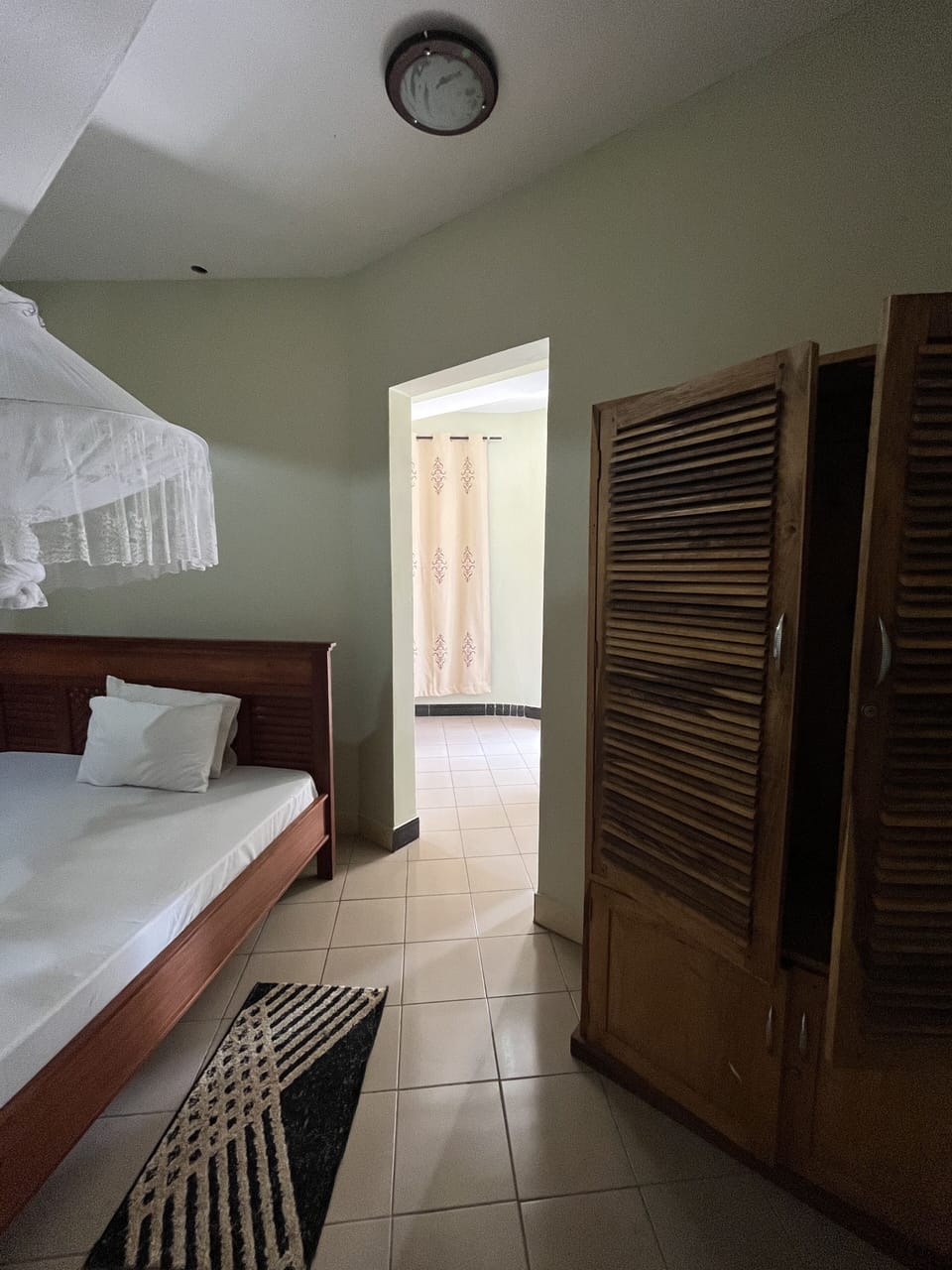 Basic Double Room, Lanai, Courtyard View | Iron/ironing board, free WiFi