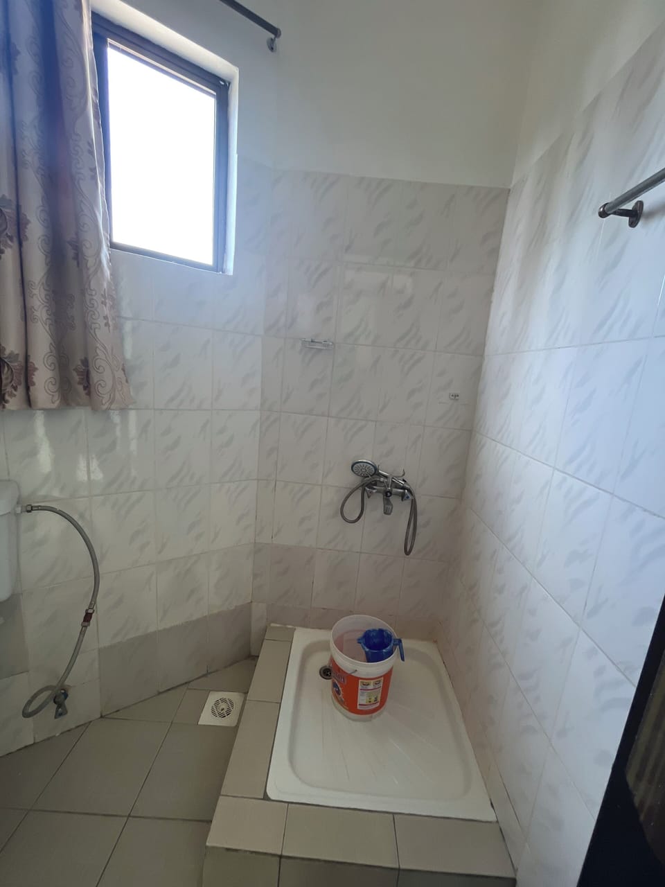 Basic Double Room, Lanai, Courtyard View | Bathroom | Slippers