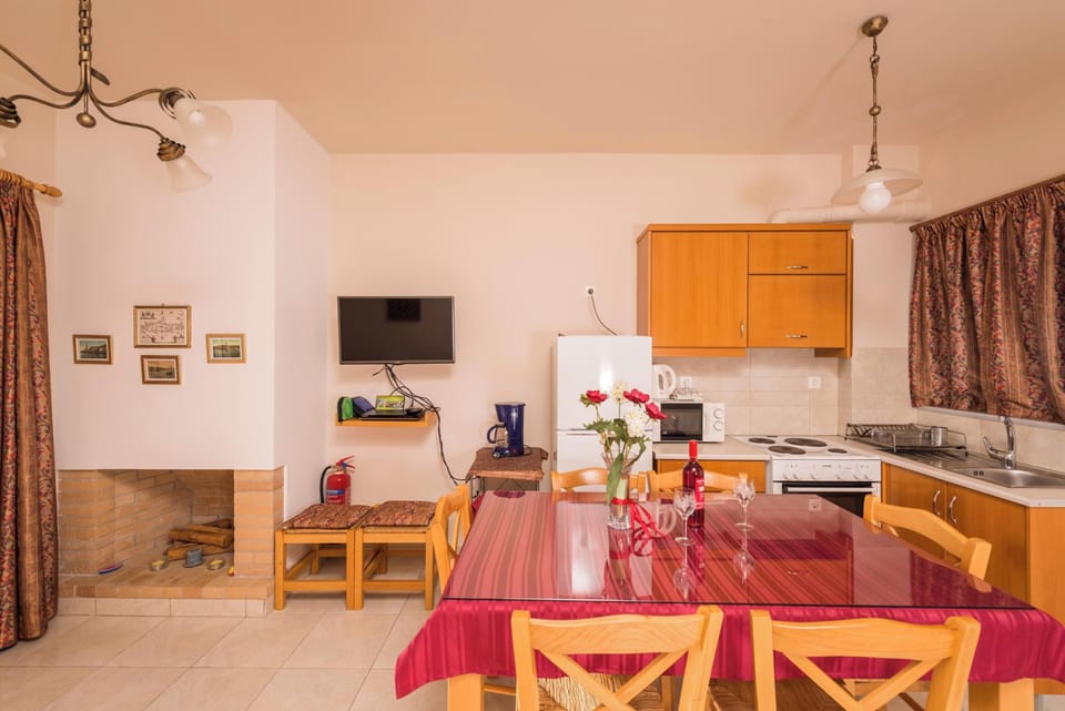 Comfort Villa, Sea View | In-room dining