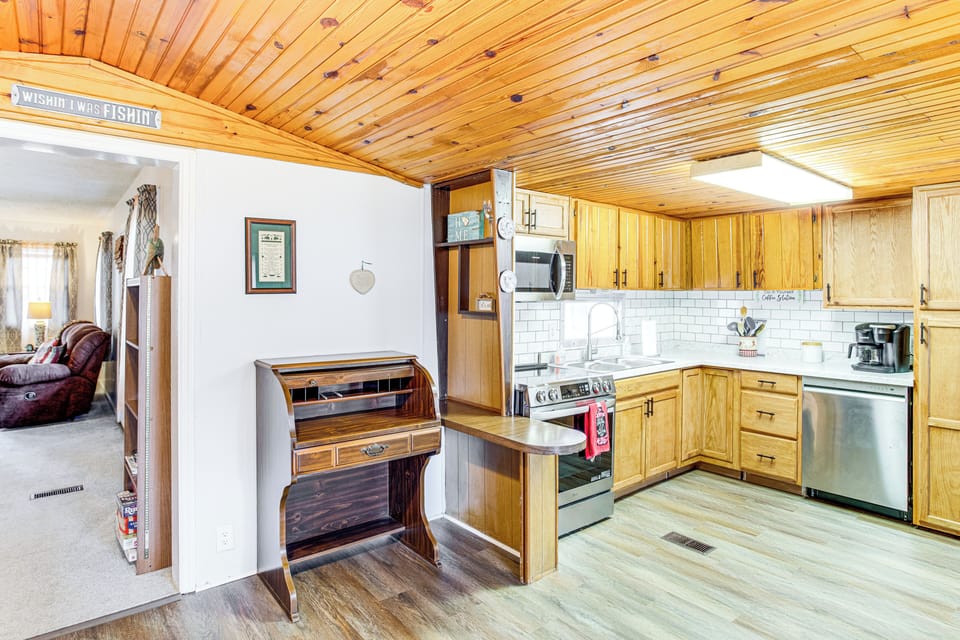 House (3 Bedrooms) | Interior