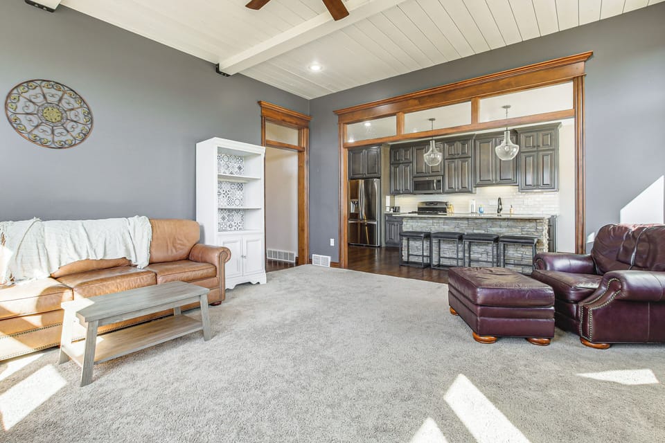 House (5 Bedrooms) | Interior