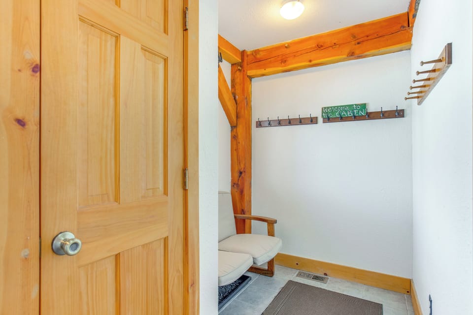 House (5 Bedrooms) | Interior