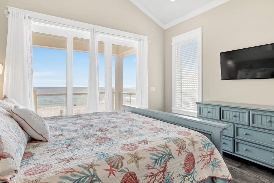3rd Floor King Room, Beach View