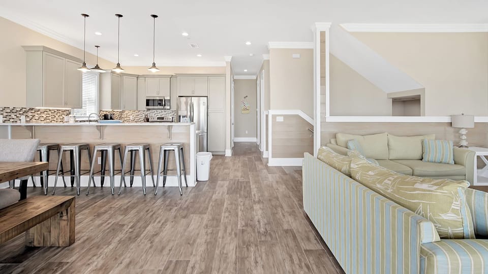 Main Living, Kitchen and Dining Area