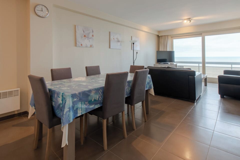 Apartment | Dining