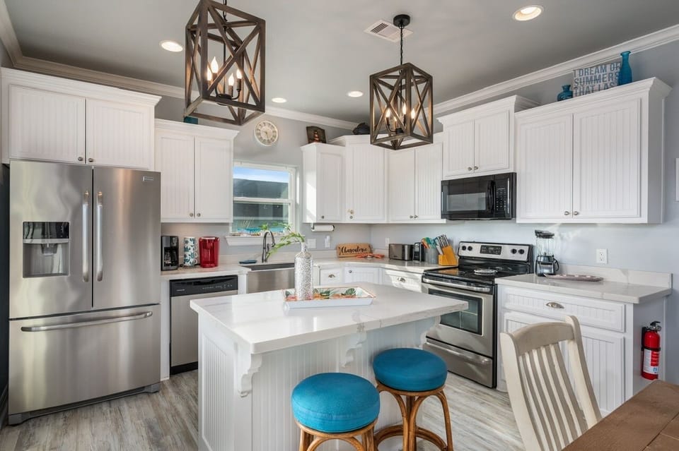 House, 2 Bedrooms | Private kitchen | Fridge, coffee/tea maker