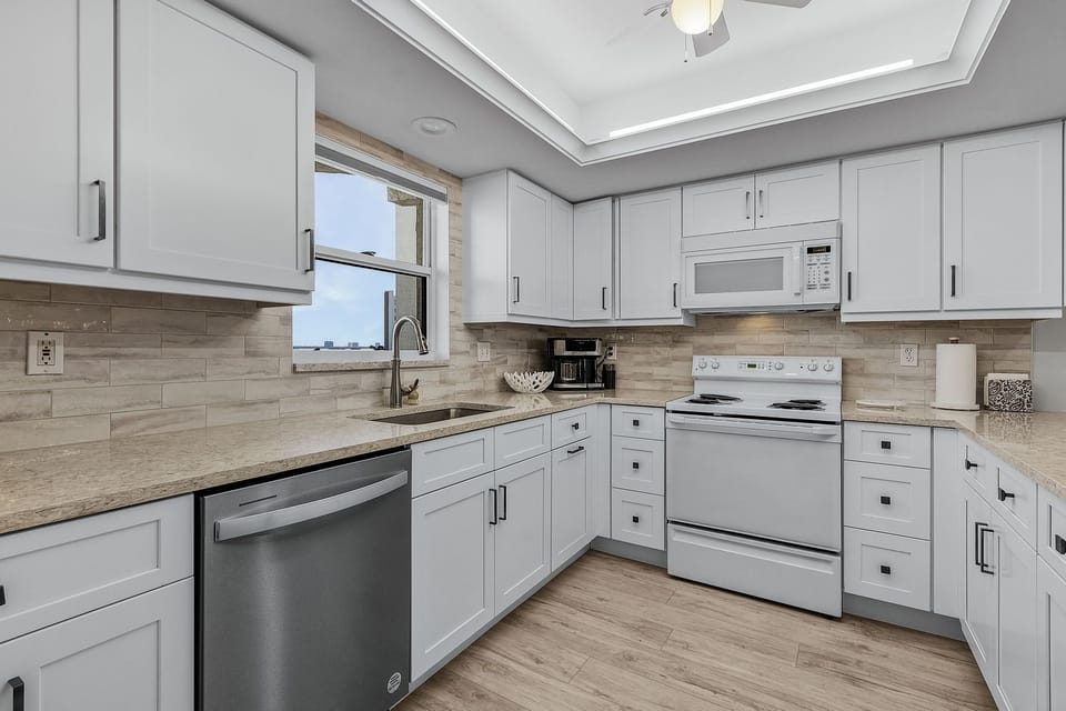 Condo, 2 Bedrooms | Private kitchen | Coffee/tea maker, fridge, oven, toaster