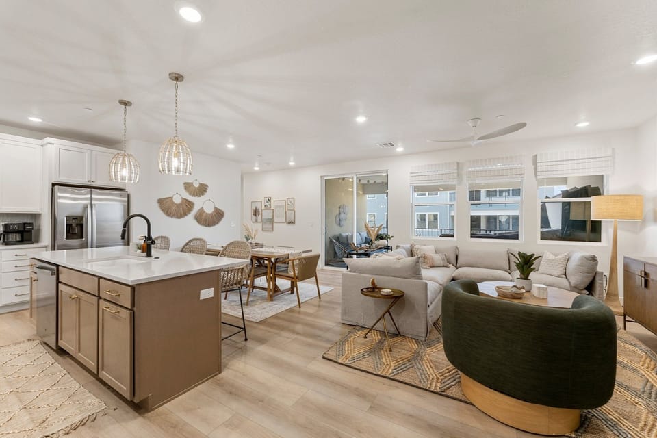 Condo, 3 Bedrooms | Interior