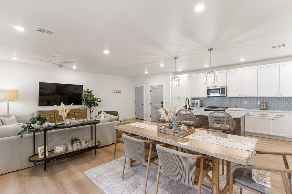 Condo, 3 Bedrooms | Interior