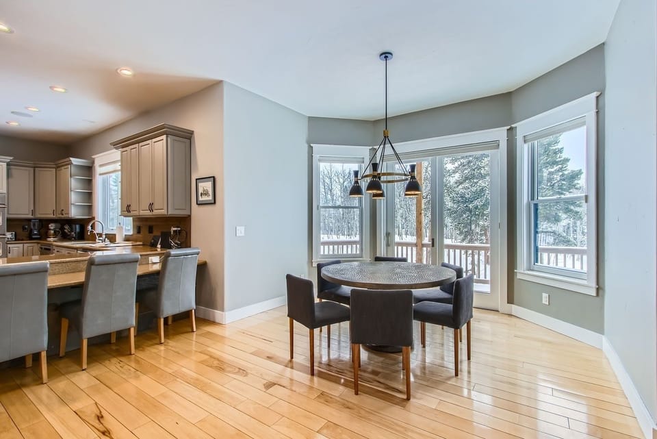 House, 6 Bedrooms | Dining